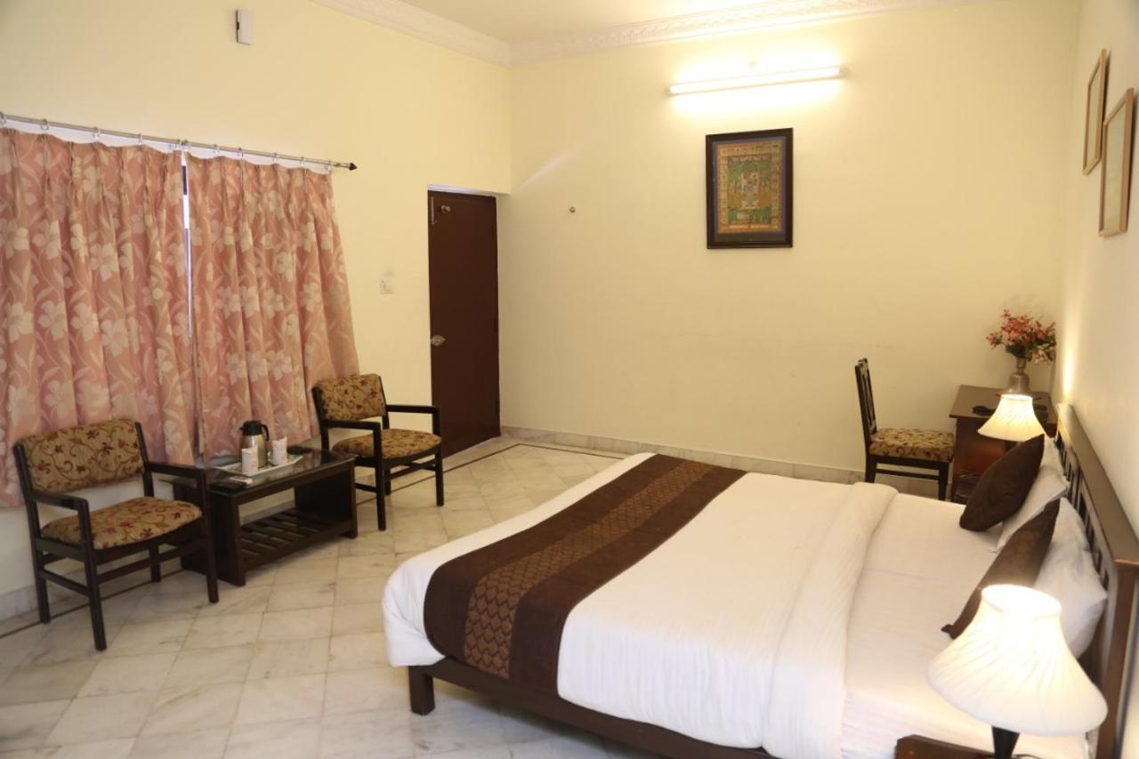Hotel Karan Villas كوتا المظهر الخارجي الصورة